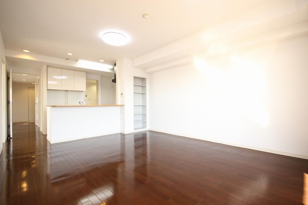 Living. Already the room renovation Detail is  [0800-601-6342 (toll free)]  Please call