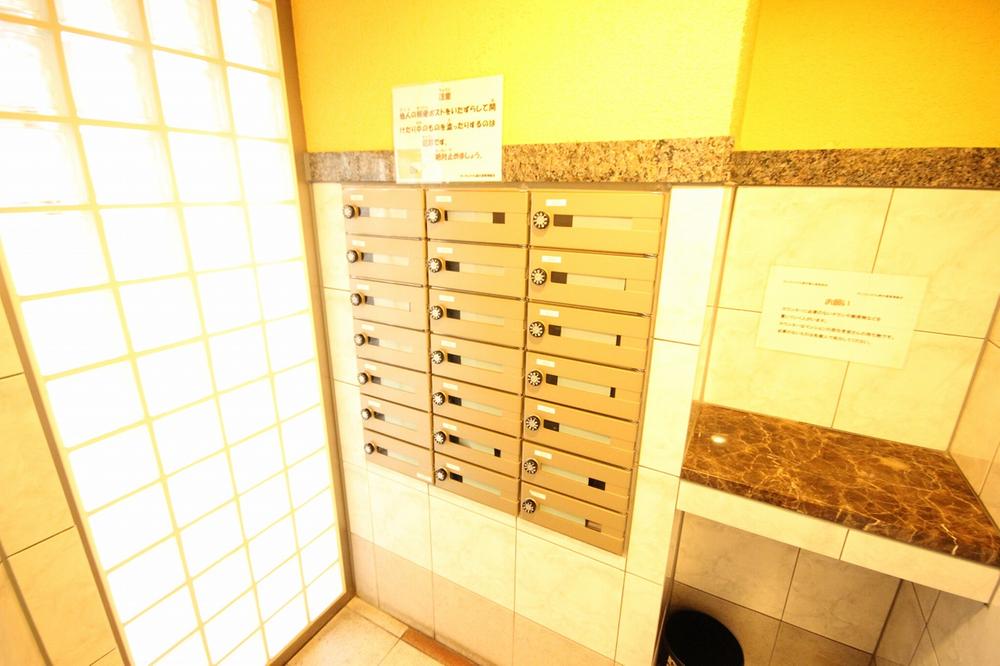 Other common areas. Communal area is also bright and airy space