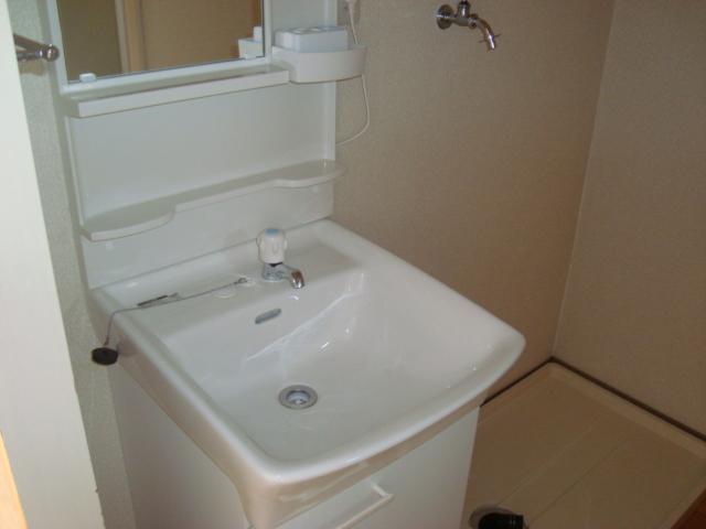 Washroom. We independent wash basin with