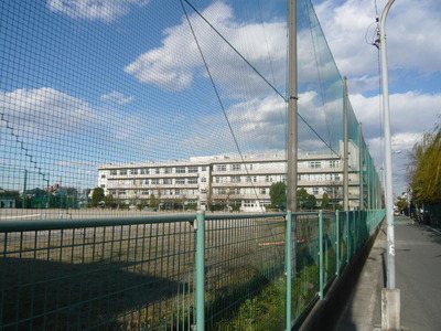 Junior high school. 800m to City eighth middle school (junior high school)