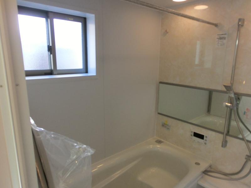 Bathroom. A Building Since the bathroom of bathroom single-family will have windows, Ventilation is easy.