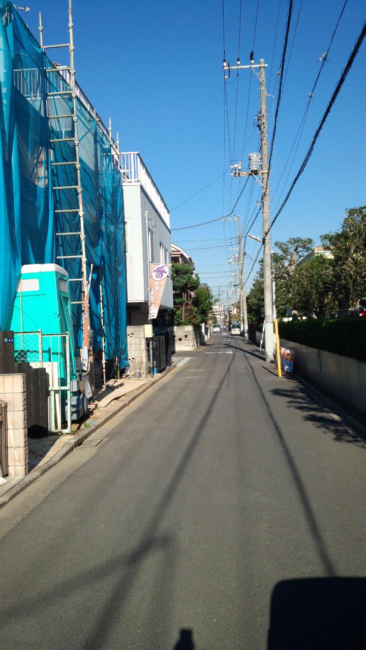 Local photos, including front road. Frontal road