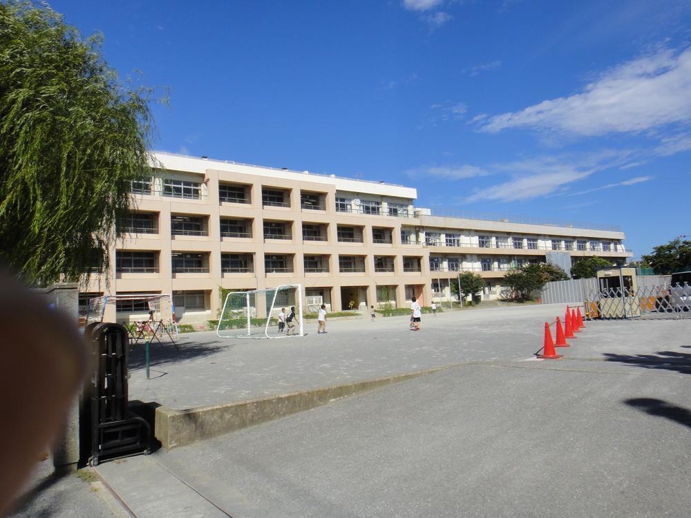 Primary school. 240m until Ichikawa City Tsuruyubi Elementary School