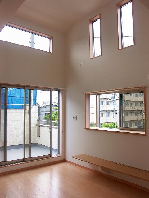 Building plan example (introspection photo). Bright sun will spread to the entire room. Family gather living. I'd love to, Please consult! Ground improvement costs to the plan example building price ・ It includes residential land outside the connection costs. Building plan example building price 17.1 million yen building area 99.18m2