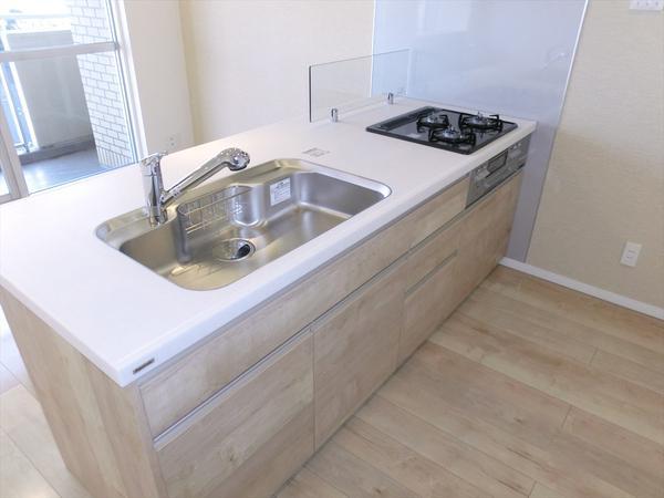 Kitchen. You can dish widely because there is also a work space.