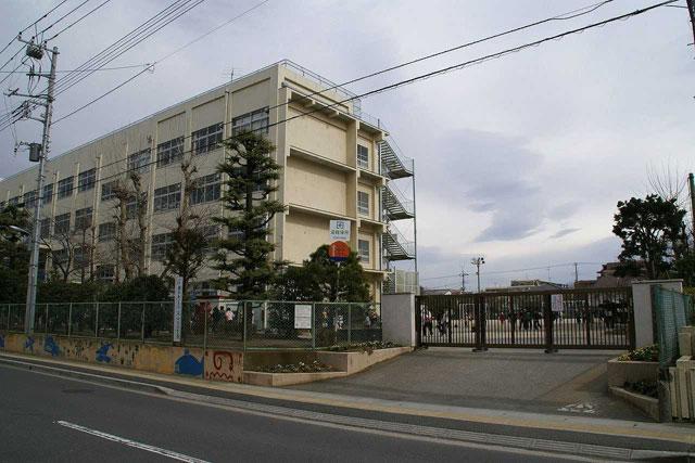 Primary school. 586m until Ichikawa Municipal Ozu elementary school (elementary school)