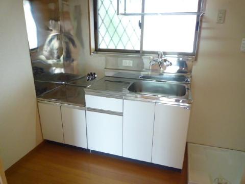 Kitchen. 2-neck is a gas stove can be installed.