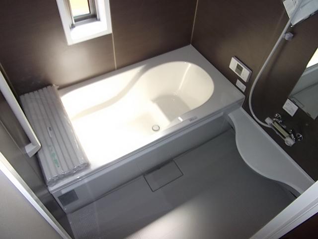 Bathroom. Local (March 2013) Shooting