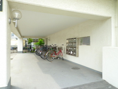 Building appearance. Bicycle-parking space ・ Set post