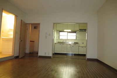 Living and room. 13 Pledge of spacious LDK