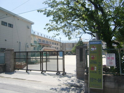 kindergarten ・ Nursery. Onidaka nursery school (kindergarten ・ 50m to the nursery)