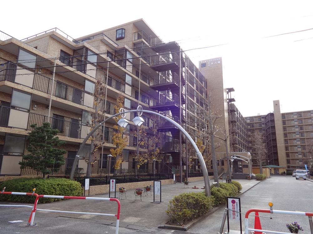 Local appearance photo. Local (11 May 2013) Shooting