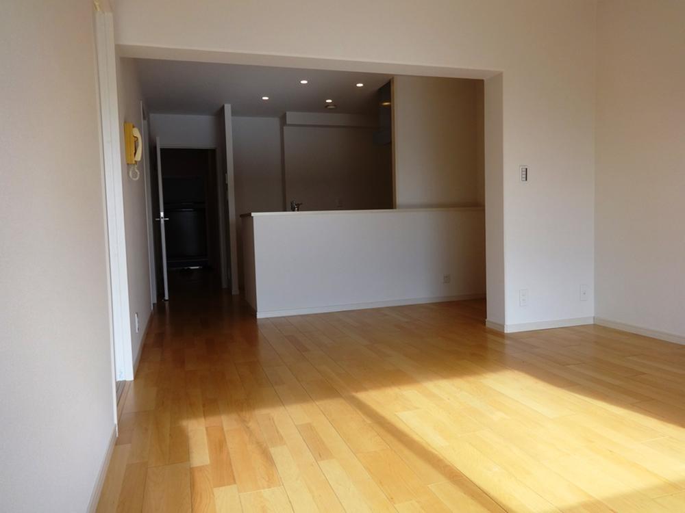 Living. Local (11 May 2013) Shooting