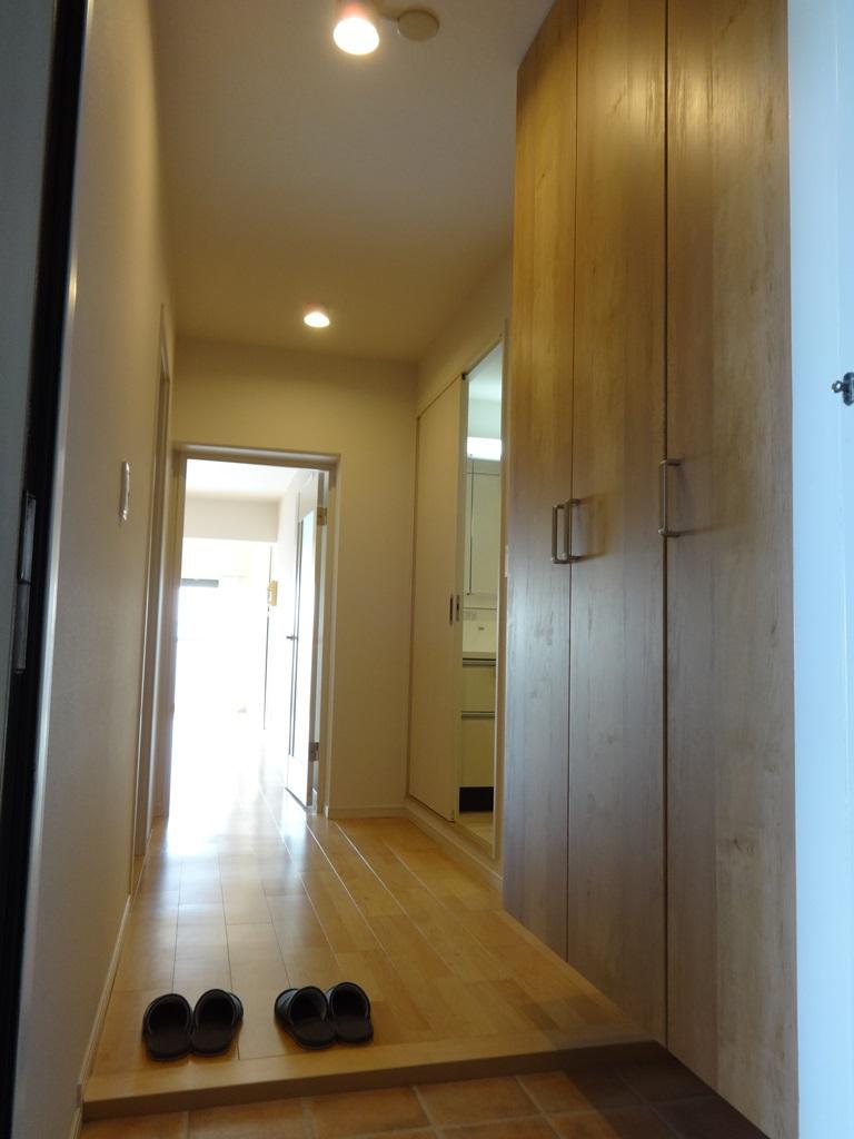 Entrance. Local (12 May 2013) Shooting