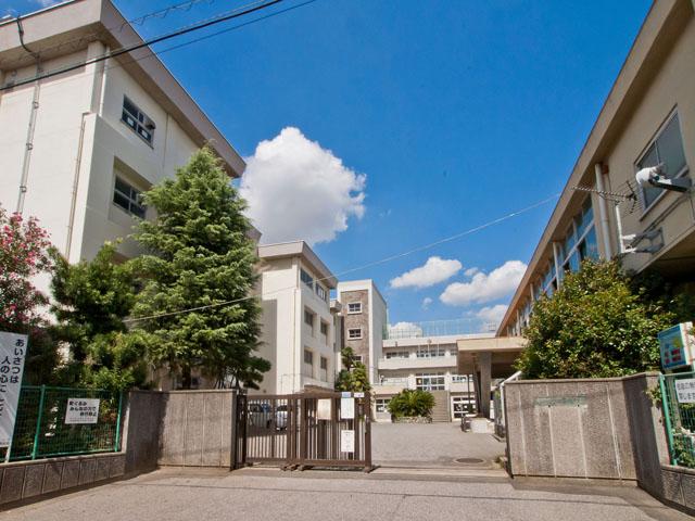 Junior high school. Ichikawa Municipal eighth 560m Ichikawa Municipal eighth junior high school until junior high school