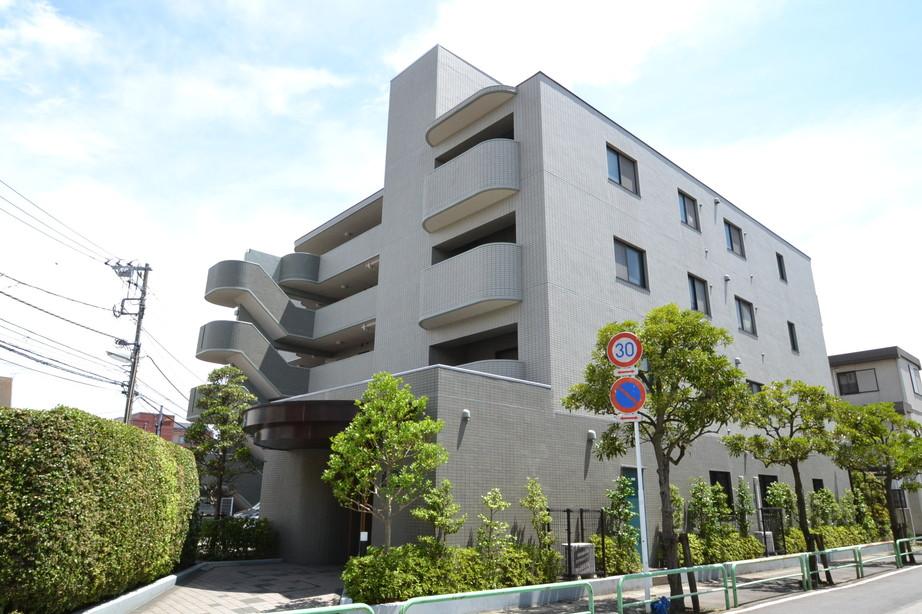 Local appearance photo. Mansion appearance