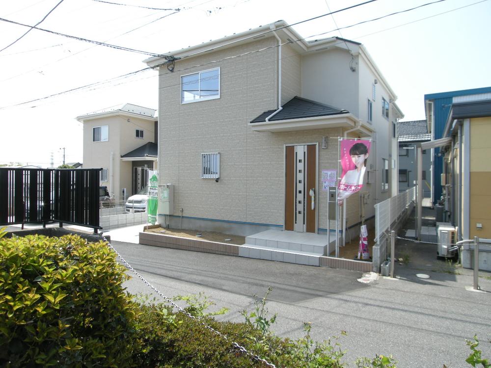 Same specifications photos (appearance). (Building 2) same specification