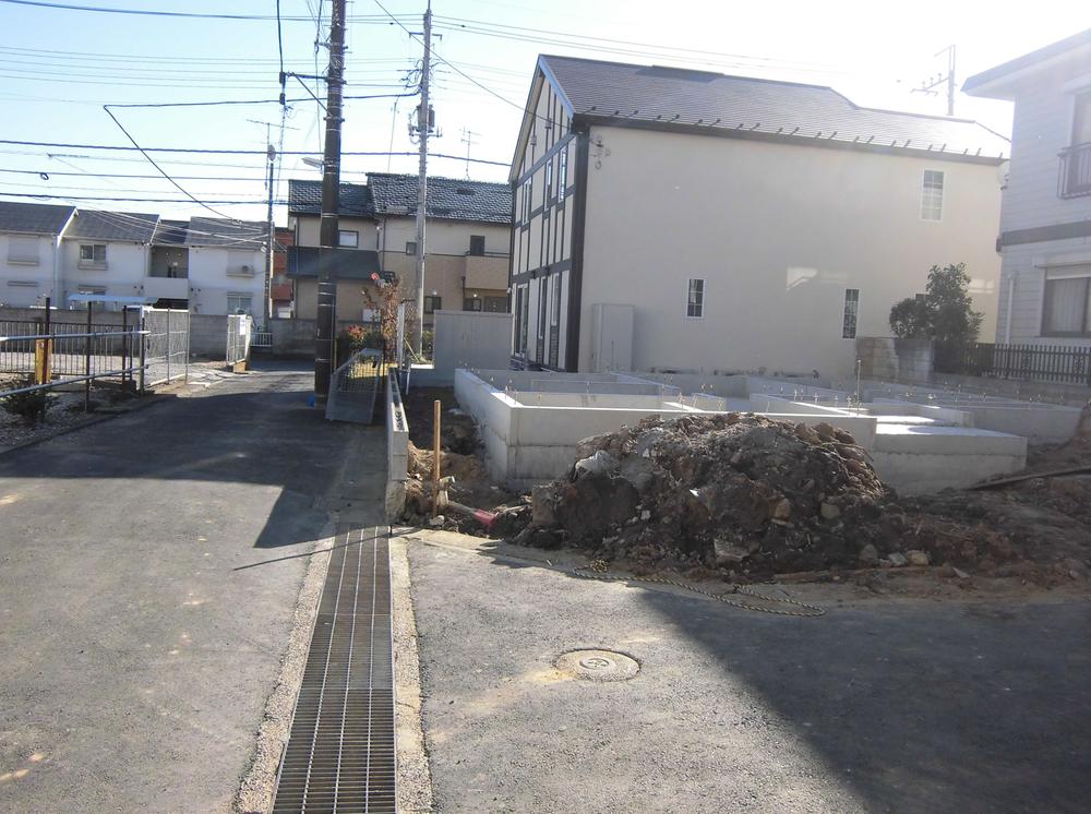 Local photos, including front road. Local (11 May 2013) Shooting