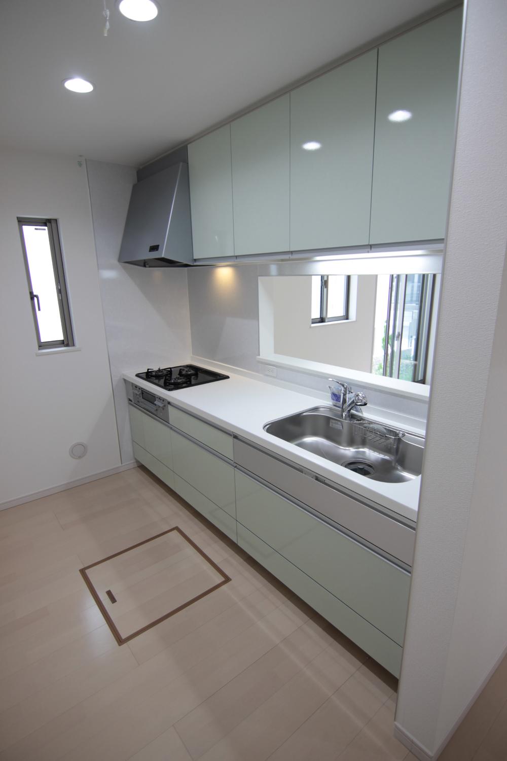 Kitchen. Popular Cantor kitchen living room overlooking
