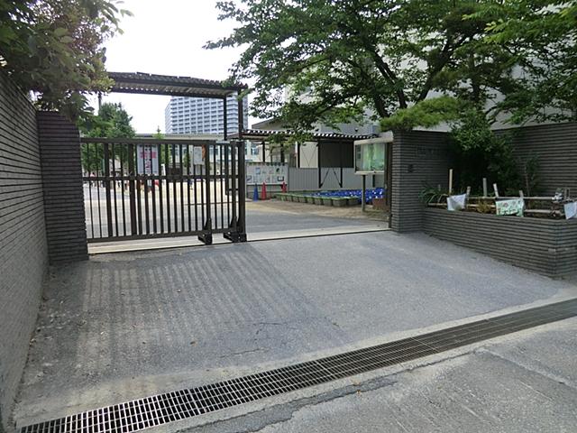 Primary school. 100m until Ichikawa City Arai Elementary School