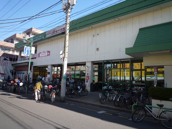 Supermarket. Maruetsu Gyotoku store up to (super) 401m