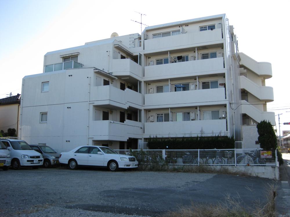 Local appearance photo. Local (11 May 2013) Shooting