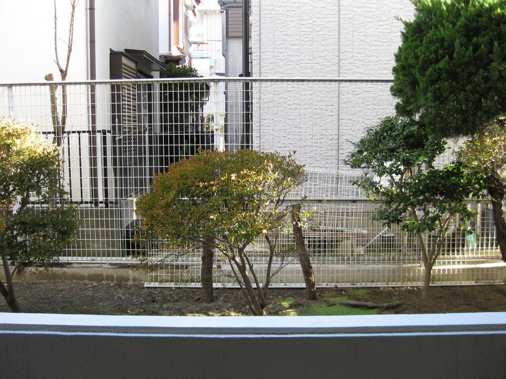 View photos from the dwelling unit. View from the site (November 2013) Shooting