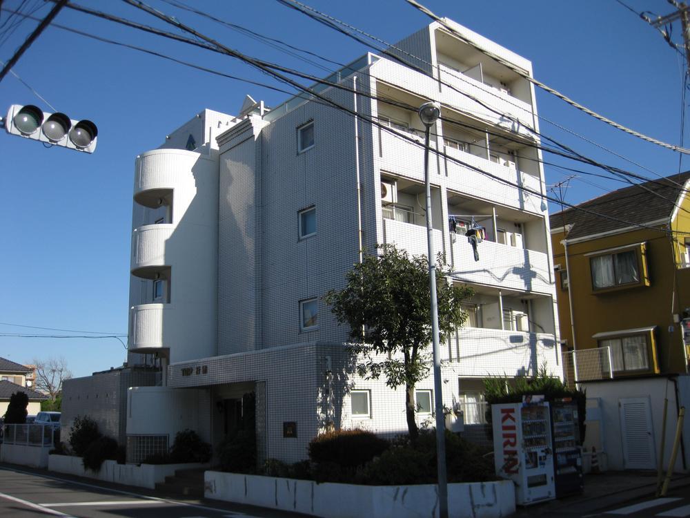 Local appearance photo. Local (11 May 2013) Shooting