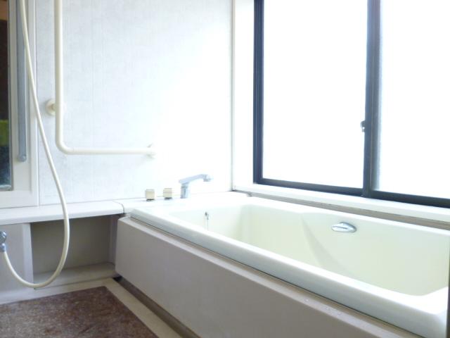 Bathroom. Good bathroom feeling there is a big window Size is large 1.25 square meters size!