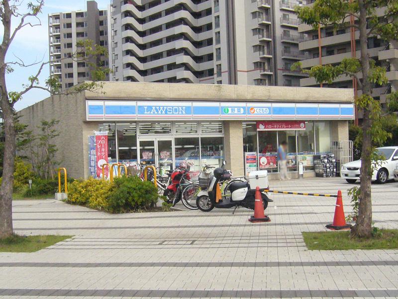 Convenience store. 251m until Lawson Crest City Urayasu shop