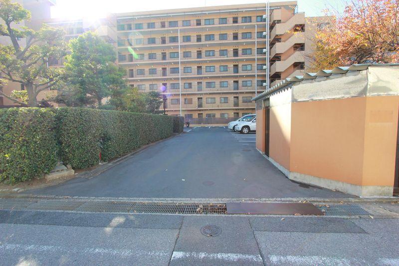 Local appearance photo. Is located blessed full of green.