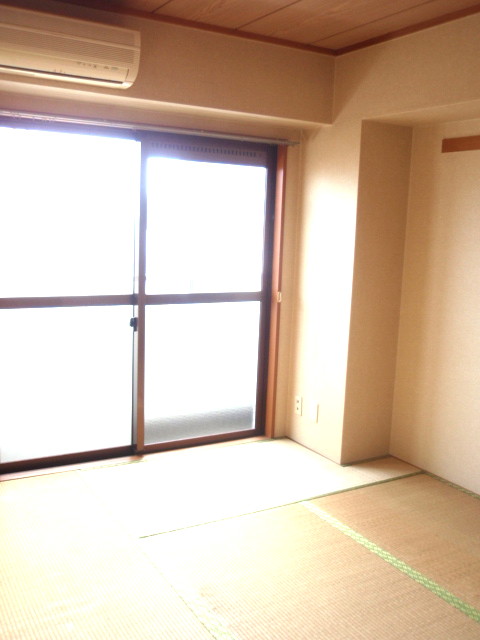 Other room space. Do the tatami of Omotegae when you move.