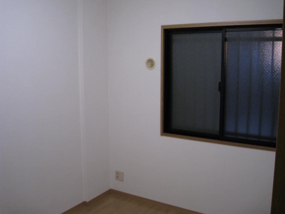 Non-living room. Indoor (12 May 2013) Shooting