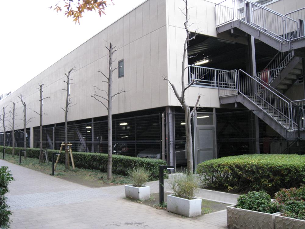 Parking lot. Self-propelled parking is three-storey
