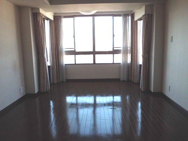 Living. Indoor (12 May 2013) Shooting