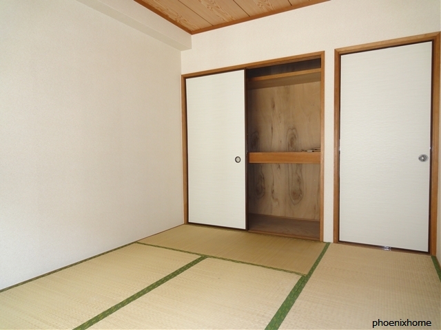 Living and room. 6 Pledge of Japanese-style room. There is a closet.