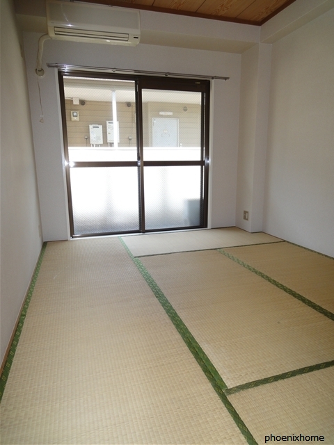 Living and room. 6 Pledge of Japanese-style room. Air conditioning is leaving product.