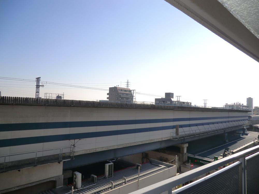 View photos from the dwelling unit. View from the site (December 2013) Shooting