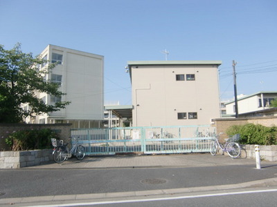 Primary school. Gyotoku to elementary school (elementary school) 301m