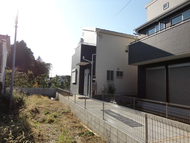 Local appearance photo. 5 Building