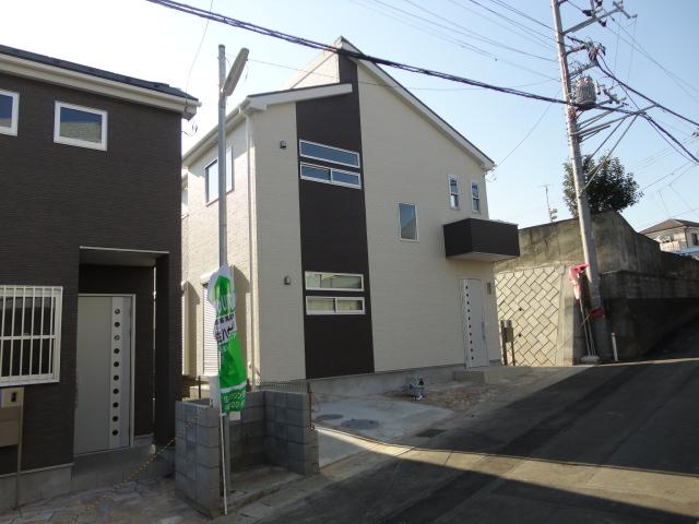 Local appearance photo. 1 Building
