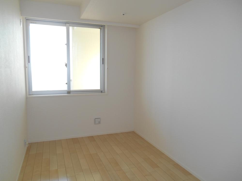 Non-living room. Western-style 5.1 Pledge