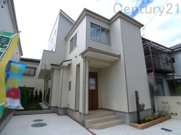 Local appearance photo. 1 Building