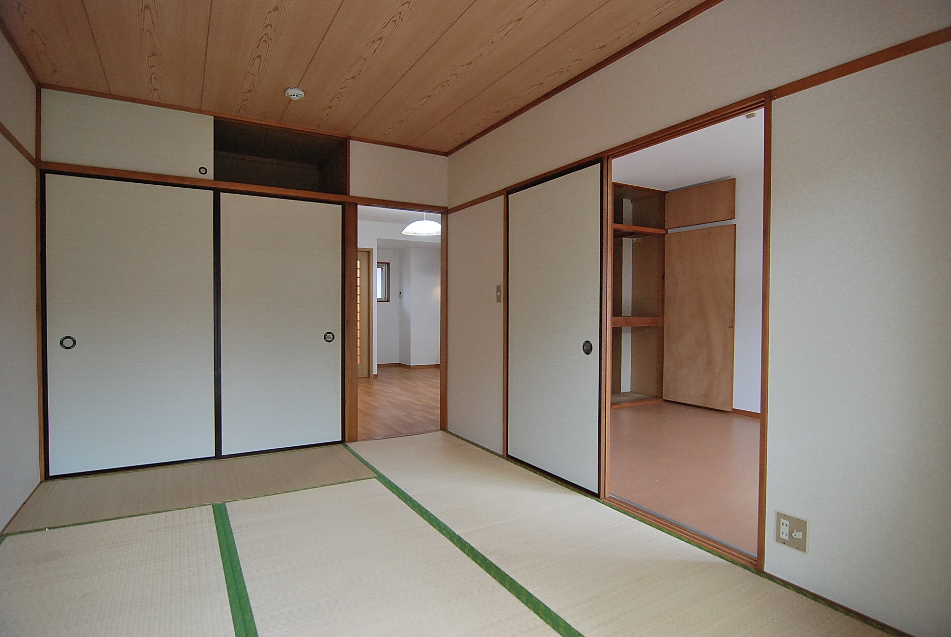 Other room space. Japanese-style room 6 quires Storage space with up to upper closet