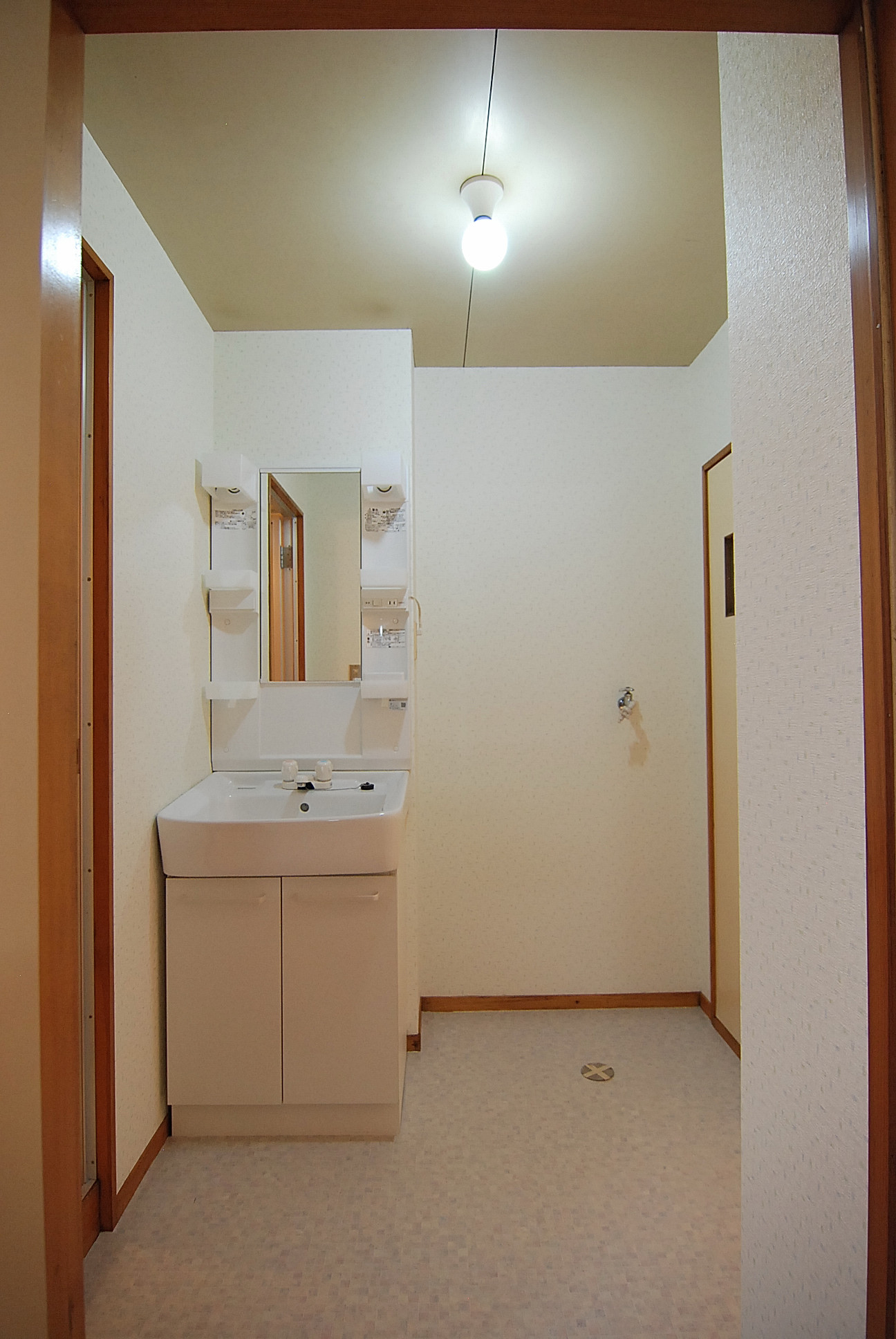 Washroom. Spacious wash room. Undressing space is also allowance.