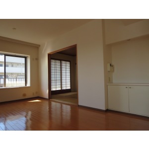 Living and room. Japanese-style room 6 quires Closet Yes