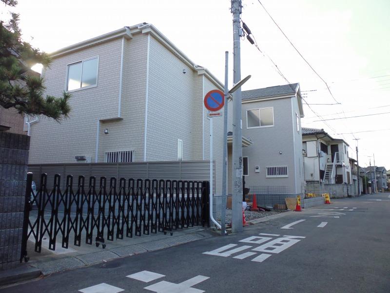 Local appearance photo. Building 2
