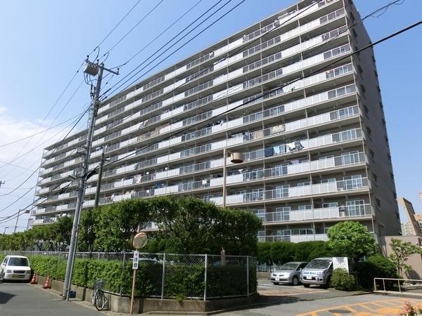 Local appearance photo. Yes Children Playground on site. Management system is good!