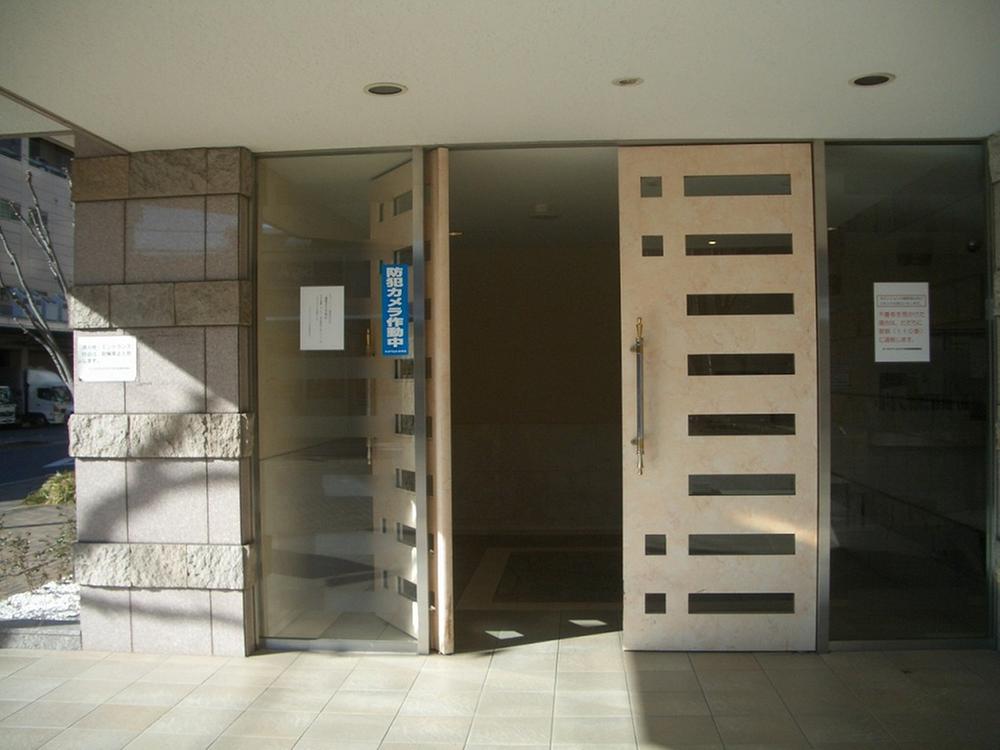 Entrance. Common areas