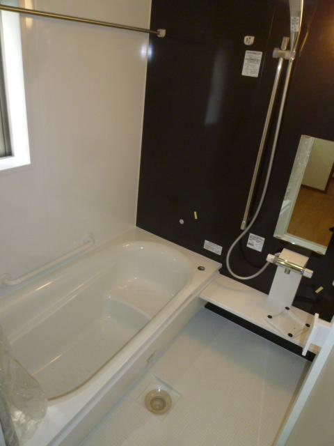 Bathroom. Indoor (12 May 2013) Shooting